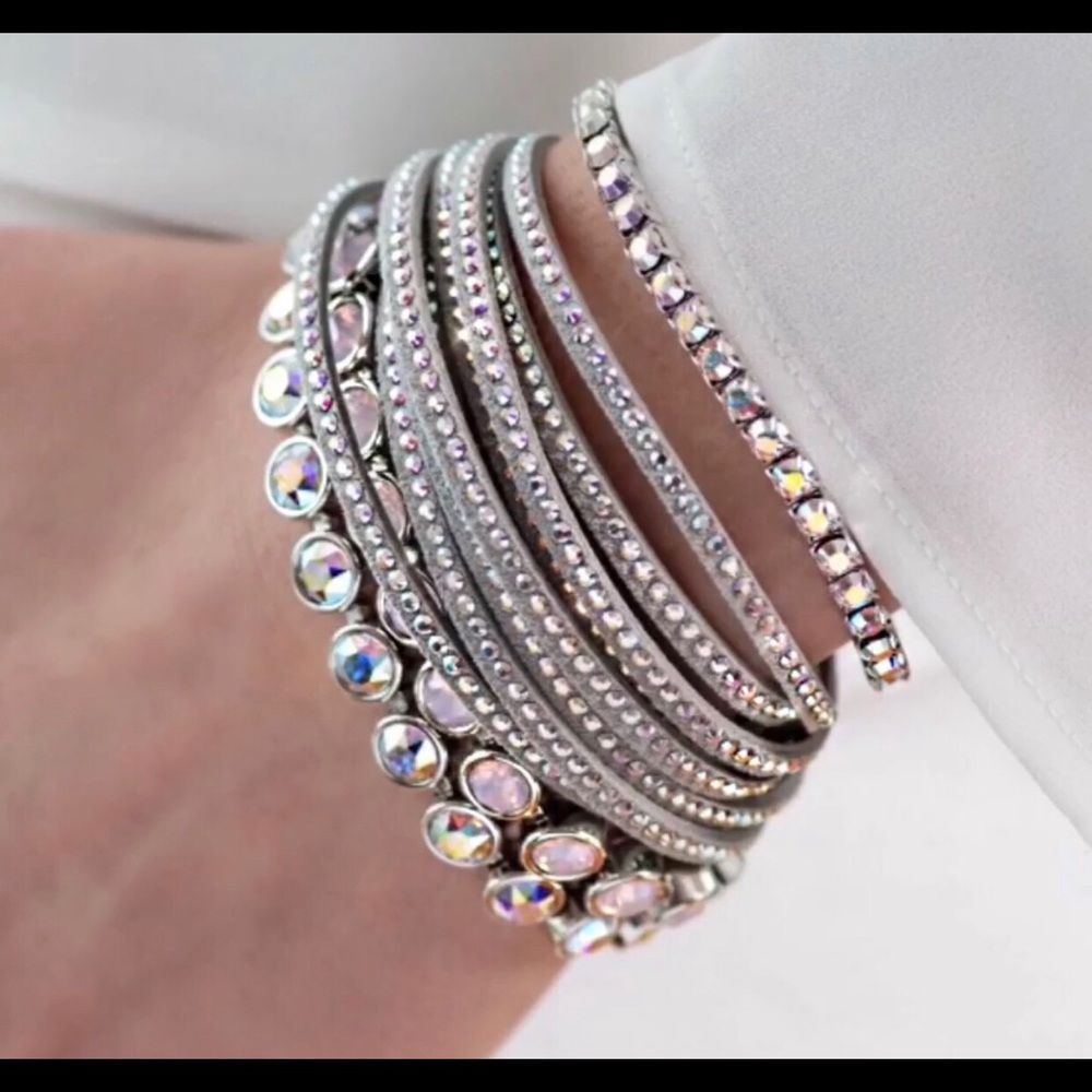 Touchstone Crystal by Swarovski stretch bracelet in aurore boreale new in pouch - Picture 2 of 3